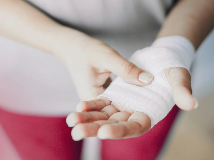 Страховка от несчастного случая: что это и как получить выплаты