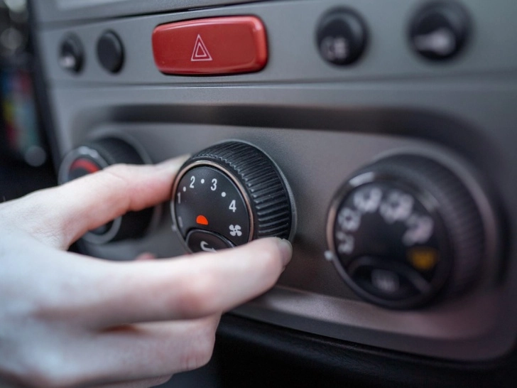 Зачем зимой включать кондиционер в машине, если и так холодно
